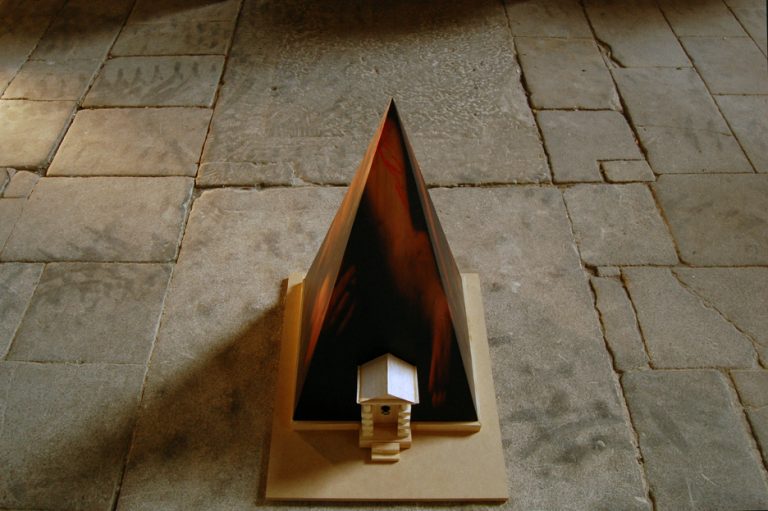 Monument, 2010 Impression photographique sur bois, maquette en bois 70 x 42 x 42 cm